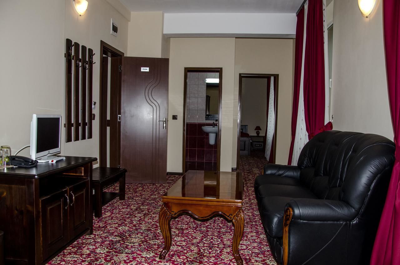 Отель Rubis Hotel Rudozem-4